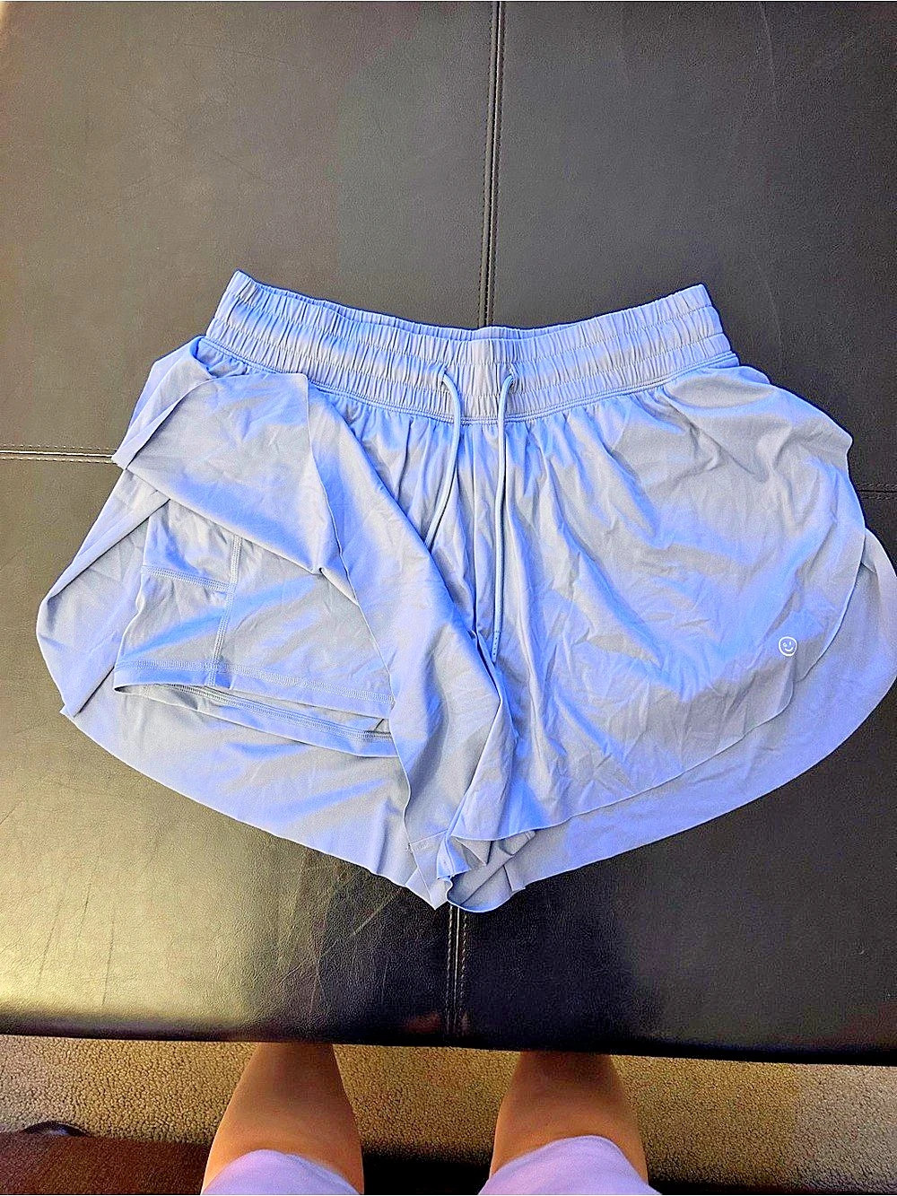 Hollister Mid Rise Drawstring Contrast Mesh 2-in-1 Flowy Running Shorts 2-in-1